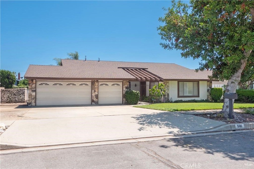 946 Coronado