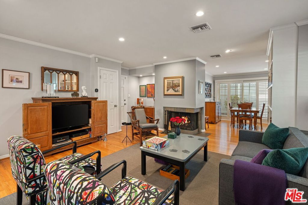 Photo of 1426 California Avenue #1, Santa Monica, CA 90403 (MLS # 25595727)