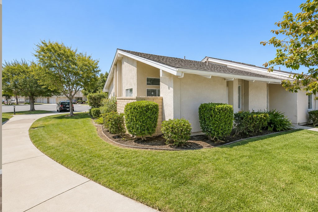 Photo 1 of 17 — 8877 Tulare Drive 313D, Huntington Beach, CA 92646