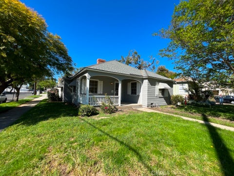 Photo of 14659 Killion Street, Sherman Oaks, CA 91411 (MLS # SR26187520)