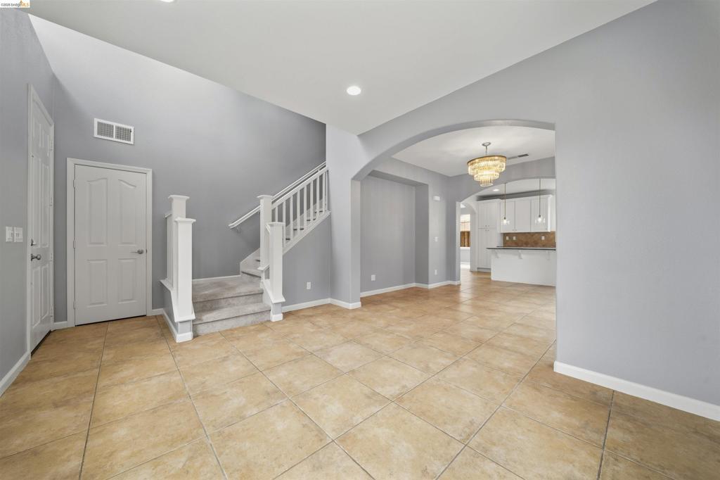 423 Toscana Way
