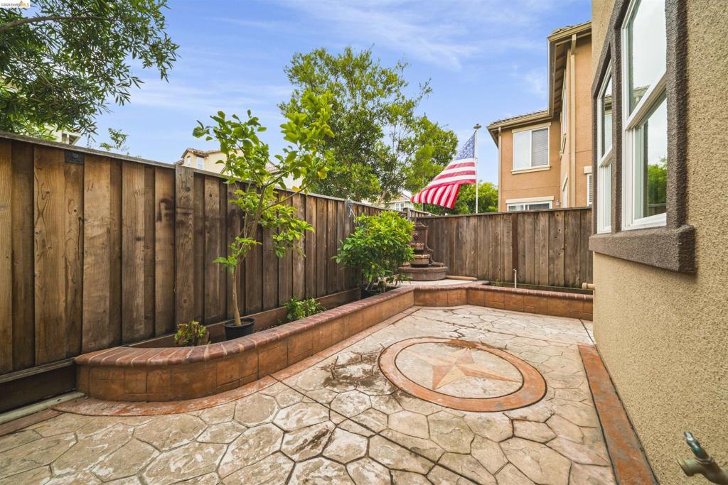 423 Toscana Way