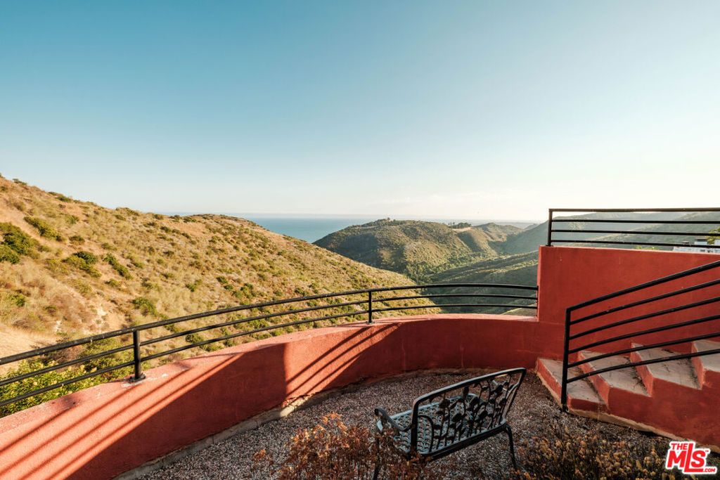 Photo of 3029 Sequit Drive, Malibu, CA 90265 (MLS # 25631611)