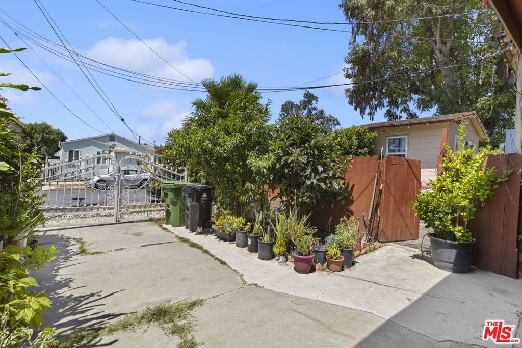 3300 Chapman Street