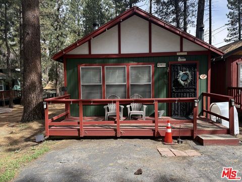 Photo of 42810 Willow Avenue, Big Bear, CA 92315 (MLS # 26717837)