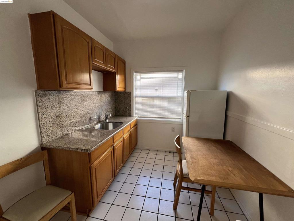 CENTRALBEY - Residential Lease