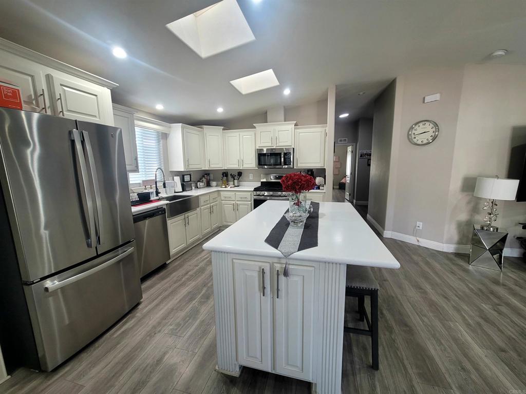 121 Orange Avenue 77