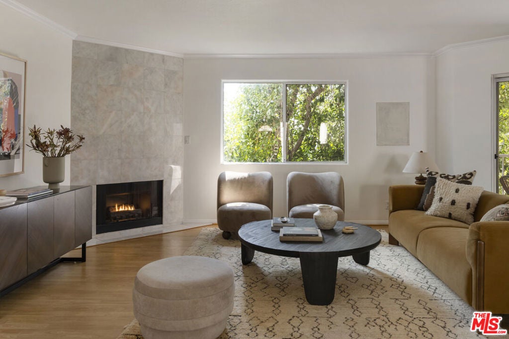 4003 Sunset Drive 8, Los Angeles CA 90027