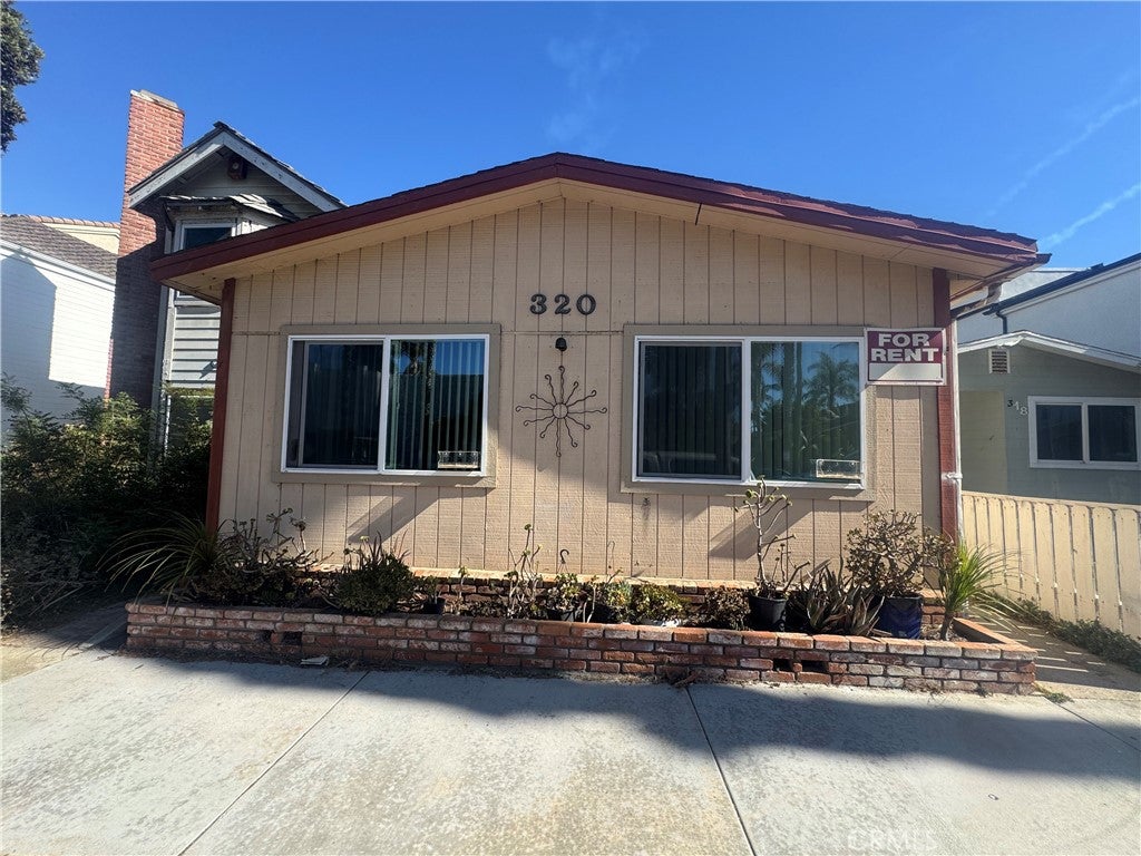 Photo of 320 14th ST #4, Huntington Beach, CA 92648 (MLS # OC26214354)