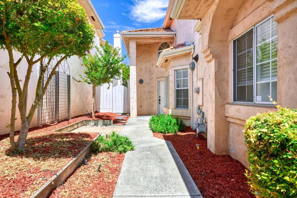 1500 Scenic Drive 18