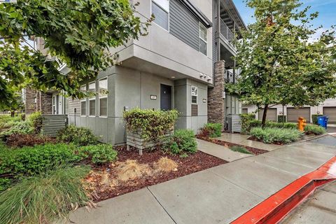 Photo of 409 Line st St, Hayward, CA 94544 (MLS # 41114927)