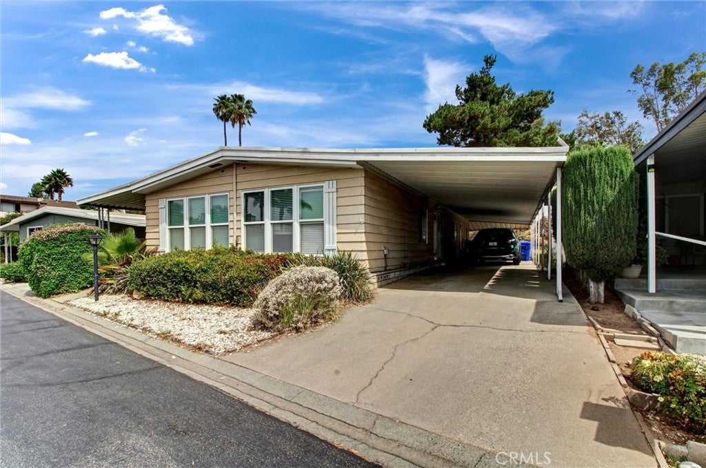 4040 E Piedmont 44
