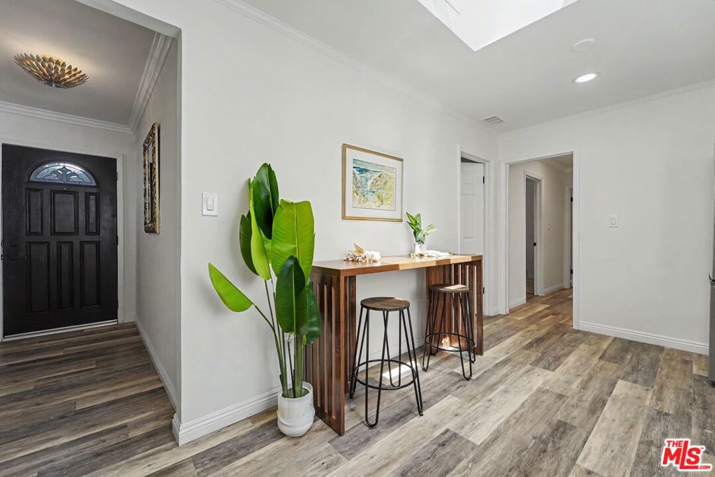 1633 Van Horne Lane
