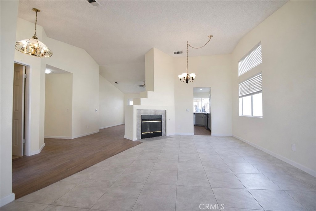 14129 La Mirada