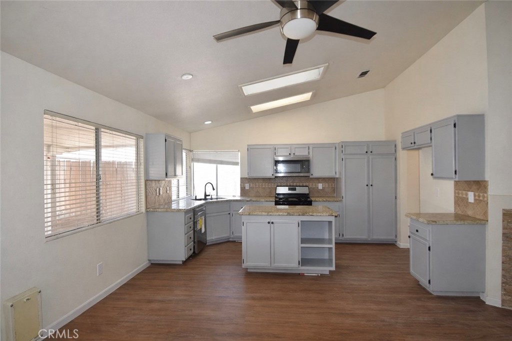 14129 La Mirada