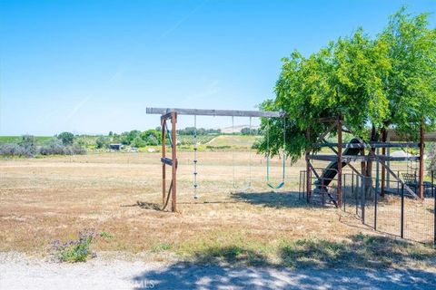 Tiny photo for 7865 Airport RD, Paso Robles, CA 93446 (MLS # NS26107228)