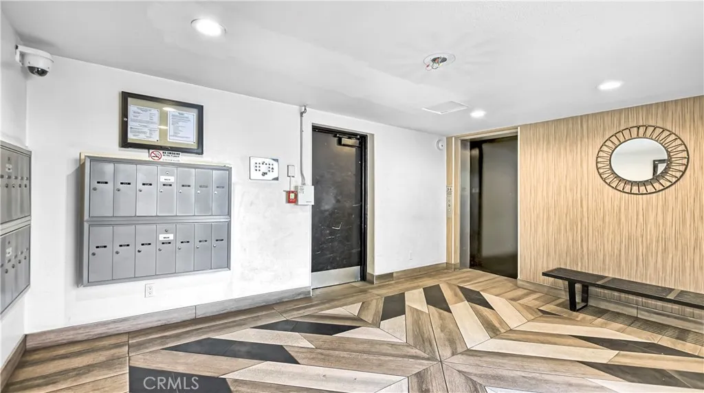 Pasadena, California 91101, United States, 1 Bedroom Bedrooms, ,1 BathroomBathrooms,Residential,Active,227797