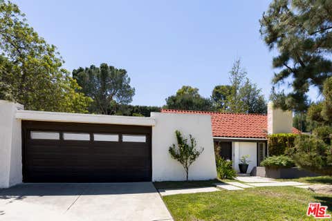 Photo of 4101 Tarrybrae Terrace, Tarzana, CA 91356 (MLS # 26868065)