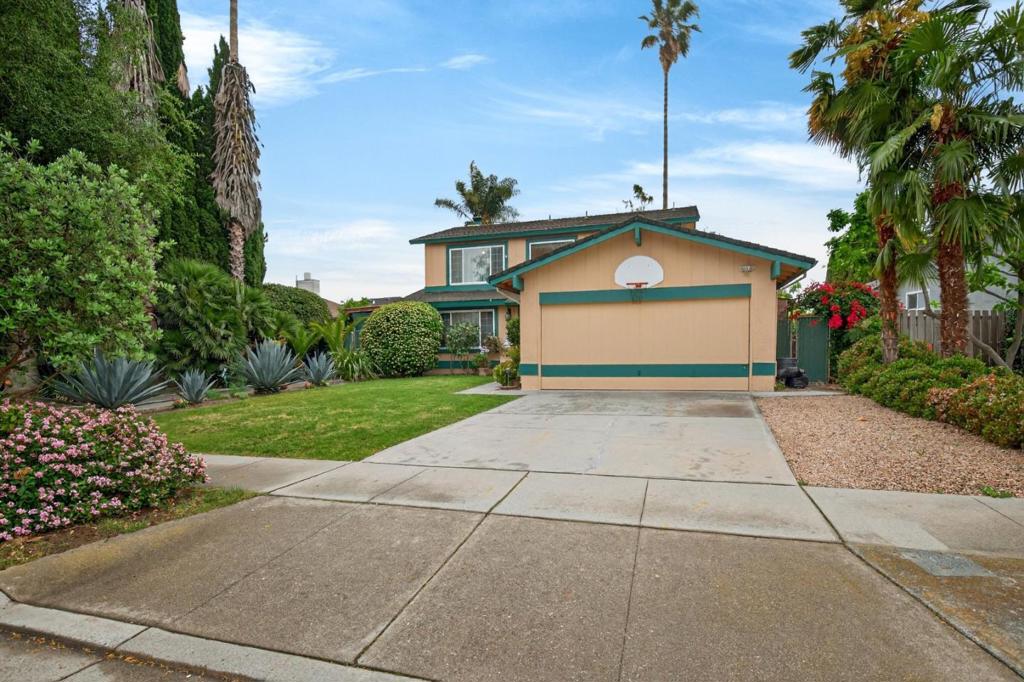 1441 Goldenlake Road