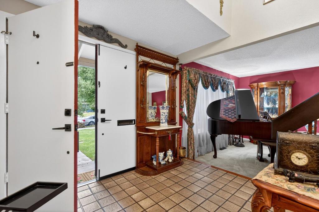 1441 Goldenlake Road