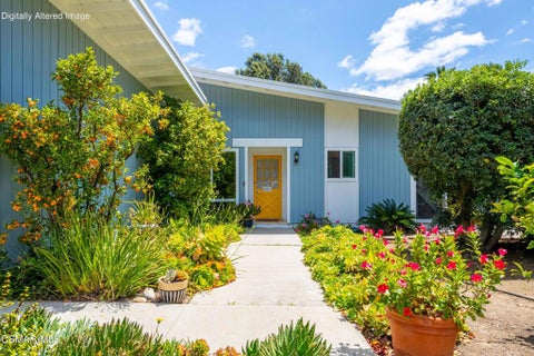 Photo of 3440 Calle Quebracho, Thousand Oaks, CA 91360 (MLS # 226002236)