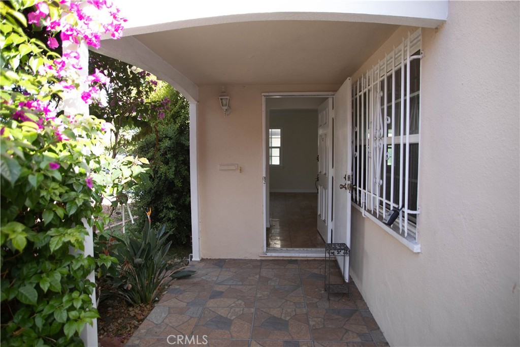 9726 Kauffman Avenue