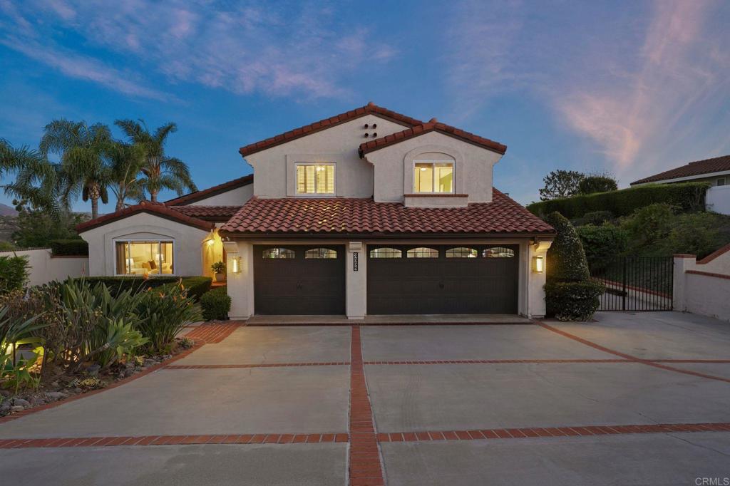 3558 Avenida Amorosa