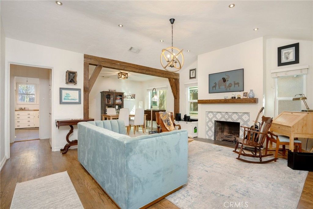Photo of 11519 Albers Street, North Hollywood, CA 91601 (MLS # SR25245623)