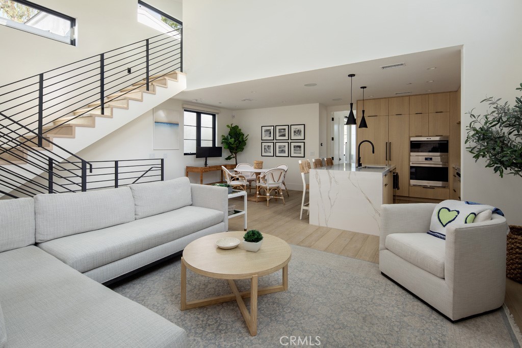 422 1/2 Larkspur Avenue