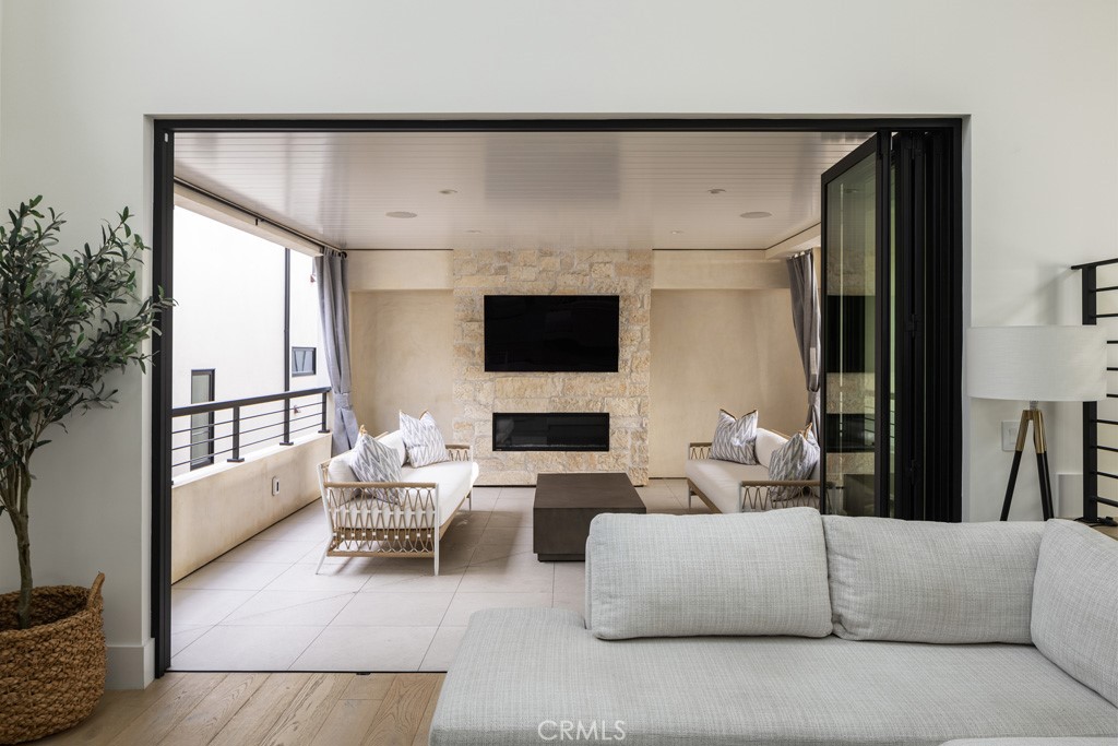 422 1/2 Larkspur Avenue