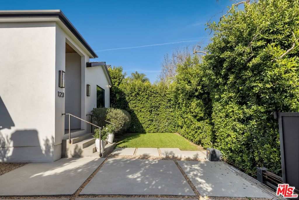 123 S Kilkea Drive