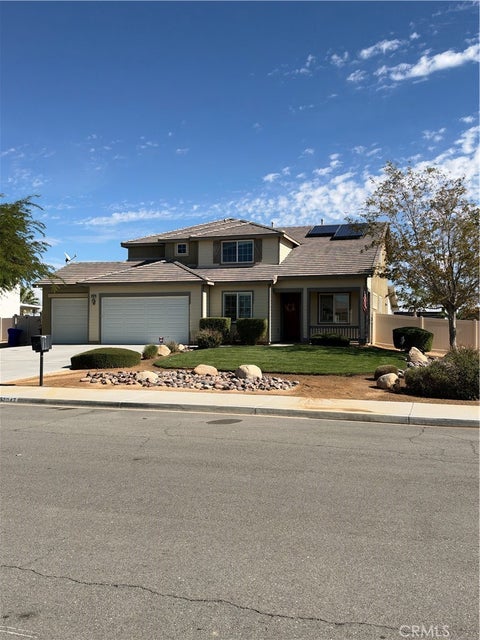 Photo of 12047 Sweet Grass Circle, Apple Valley, CA 92308 (MLS # HD26233799)