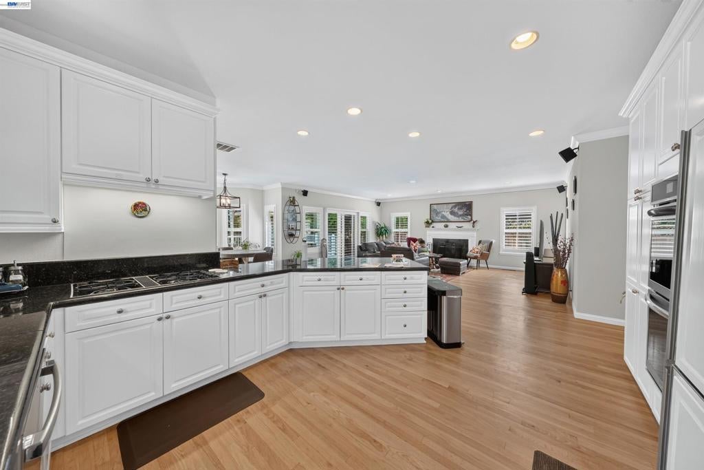 850 Arroyo Ct