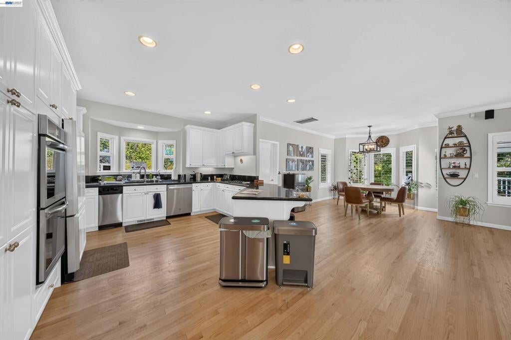 850 Arroyo Ct