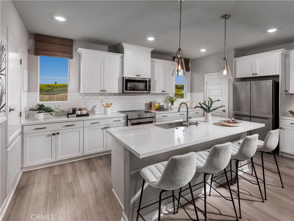 1468 W Longview Lane