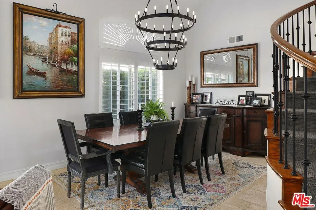 Thousand Oaks, California 91320, United States, 4 Bedrooms Bedrooms, ,3 BathroomsBathrooms,Residential,Active,210739