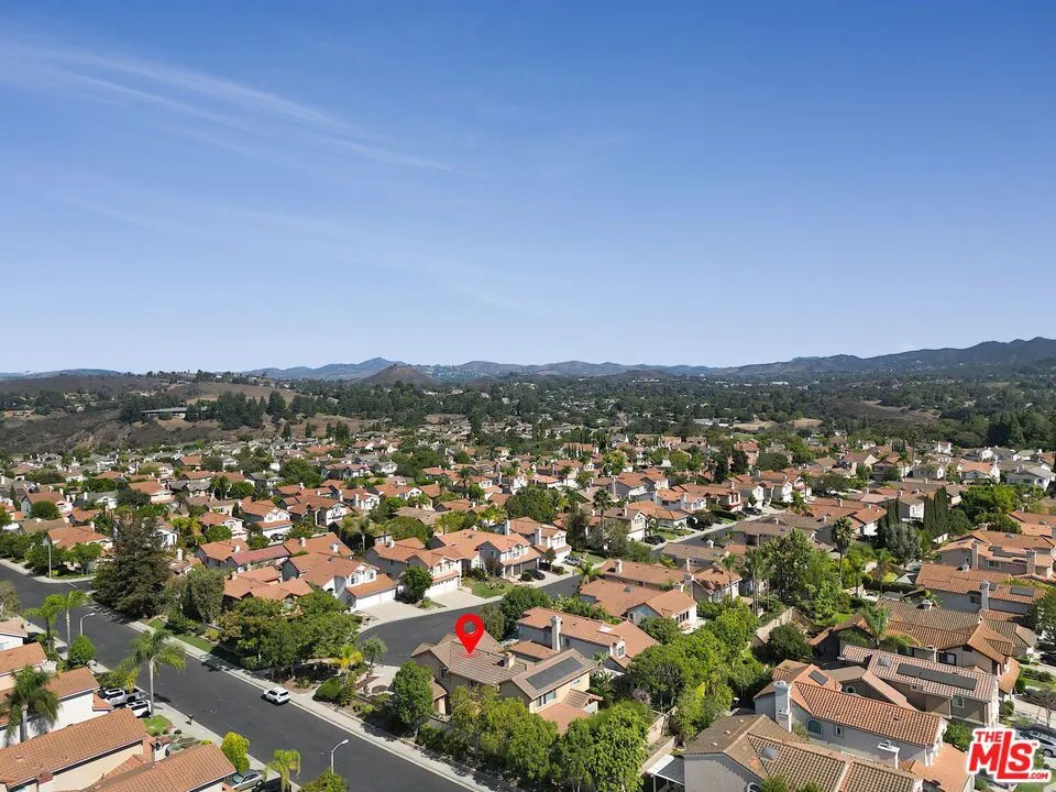 Thousand Oaks, California 91320, United States, 4 Bedrooms Bedrooms, ,3 BathroomsBathrooms,Residential,Active,210739