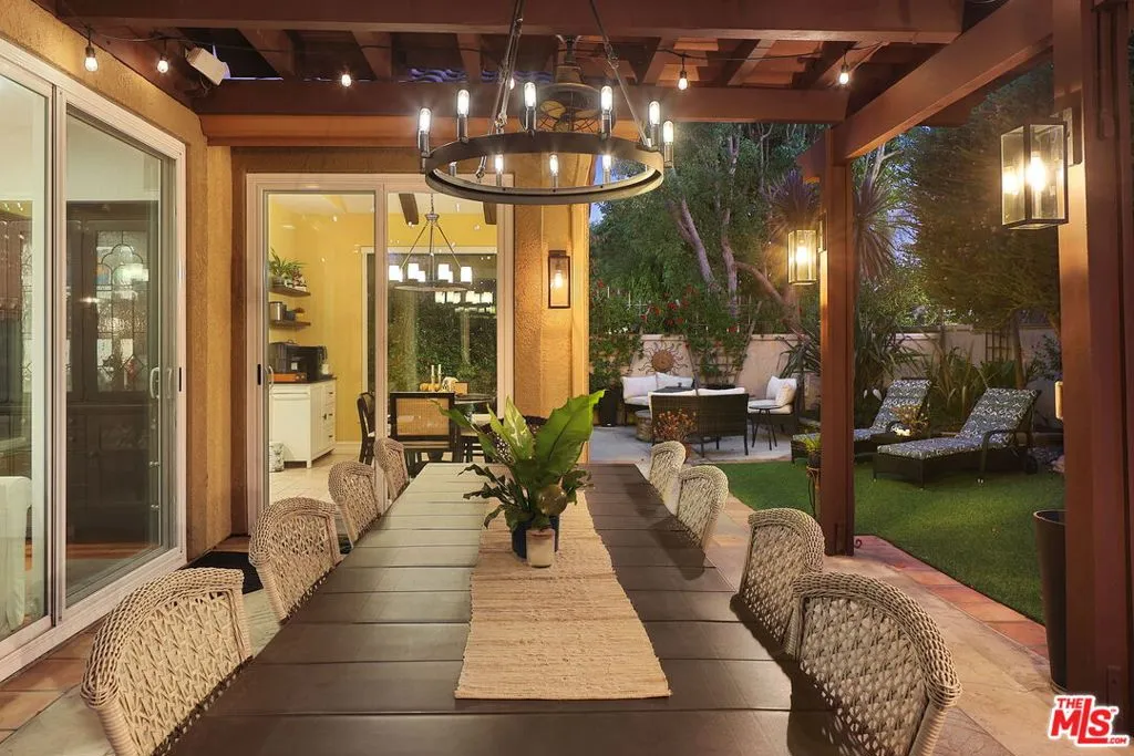 Thousand Oaks, California 91320, United States, 4 Bedrooms Bedrooms, ,3 BathroomsBathrooms,Residential,Active,210739