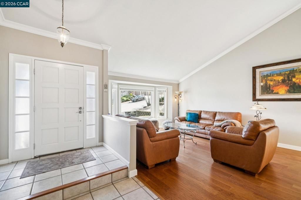 Photo of 1014 Veterans Ct Ct, Martinez, CA 94553 (MLS # 41133334)