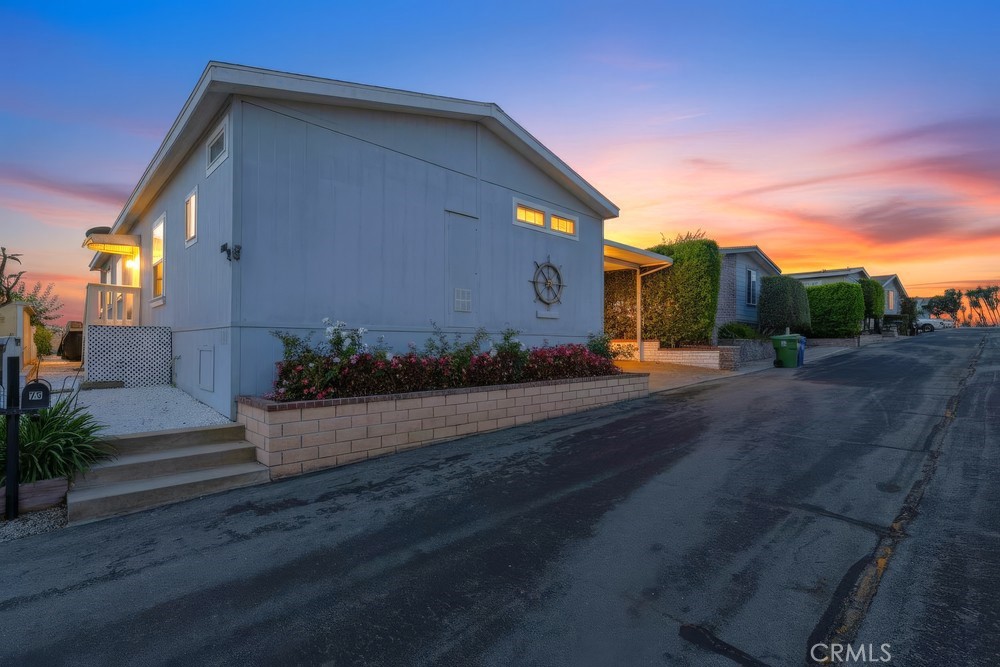 2275 W 25th Street 75