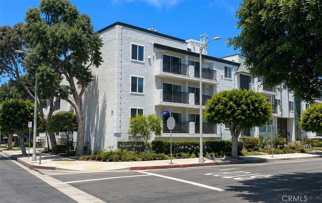 8163 Redlands 39