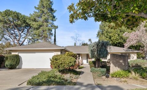 Photo of 1461 Barton Drive, Sunnyvale, CA 94087 (MLS # ML82033490)