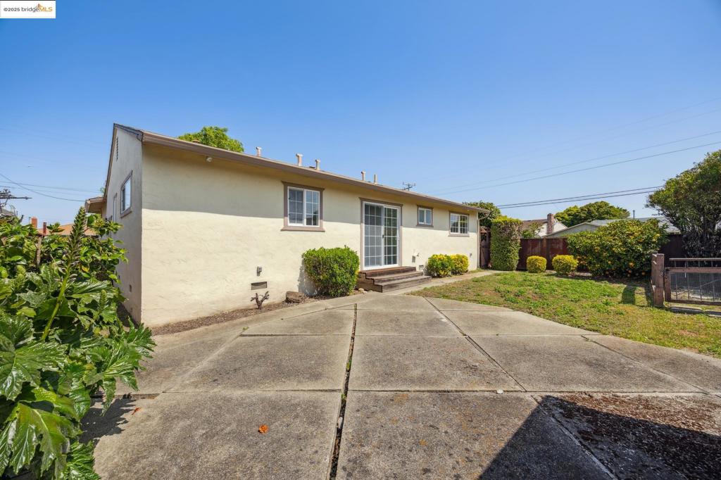 WASHINGTON MANOR - Residential