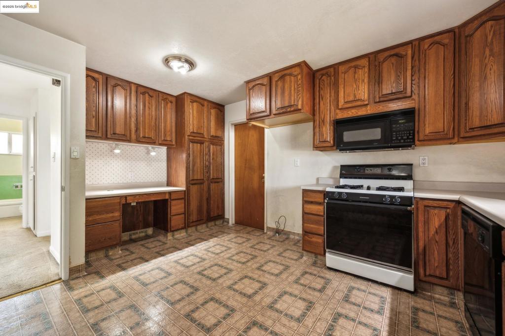 WASHINGTON MANOR - Residential