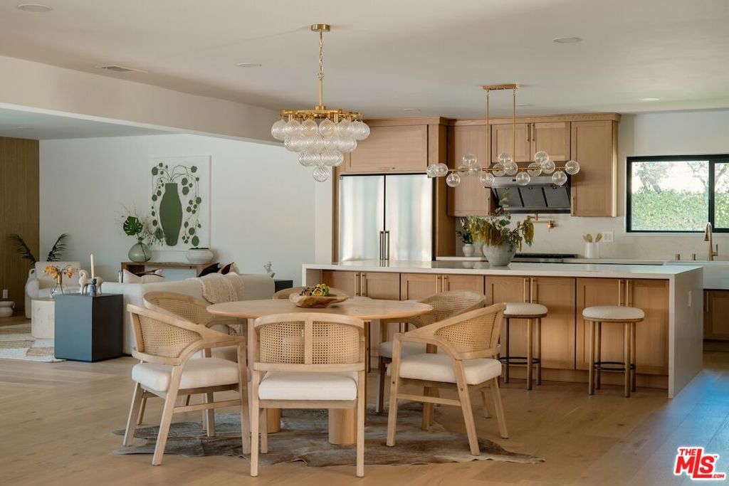 Photo of 17601 McCormick Street, Encino, CA 91316 (MLS # 26665791)