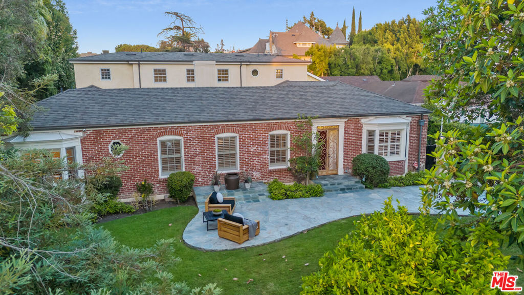 Properties 2 632 S Arden Boulevard