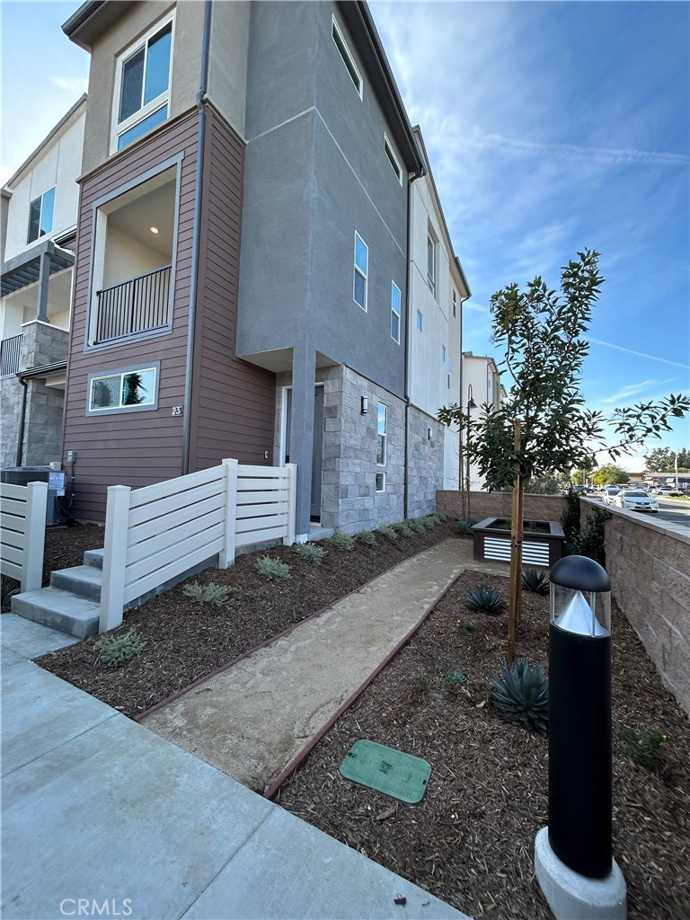 10002 Central Avenue 23