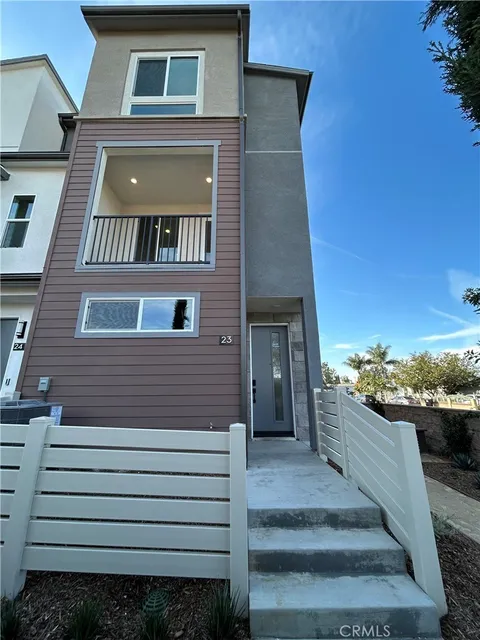 MLS: OC25275214