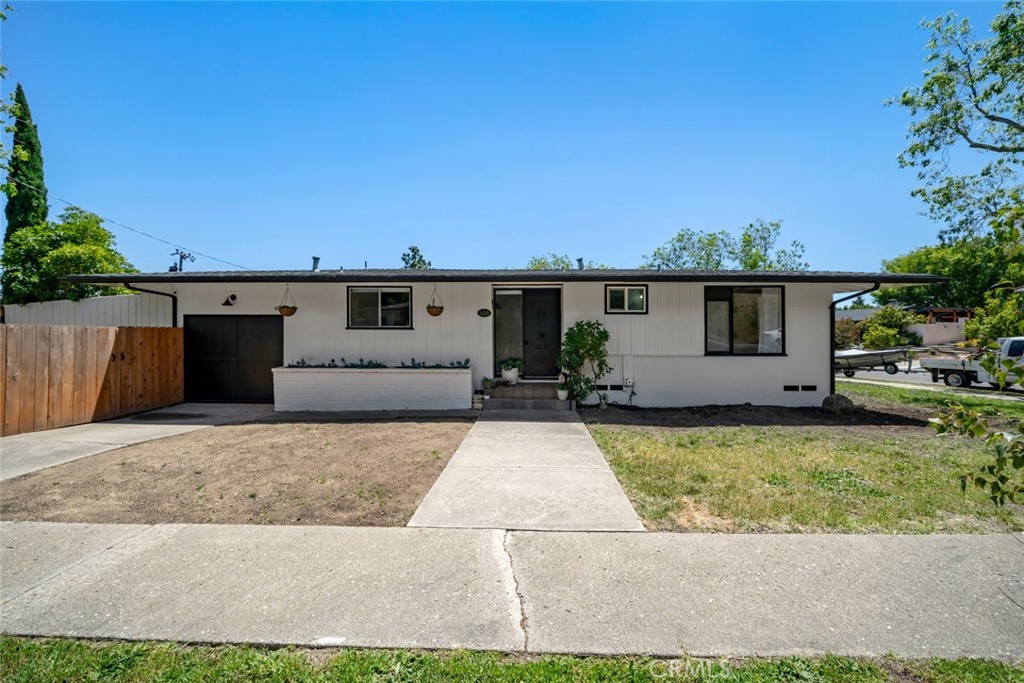 1215 Sylvia Court