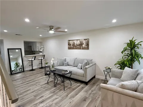 810 W Compton Blvd Unit 7, Compton, CA 90220 - MLS#: IN25270641
